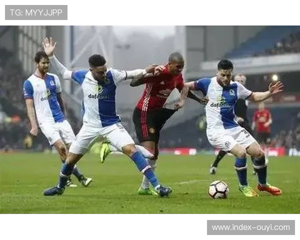 巴黎FC引援投入显保级决心，升班马战意点燃球迷期待。