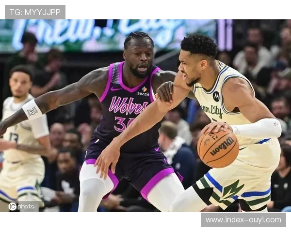 森林狼74-101雄鹿，字母哥半场20分统治攻防